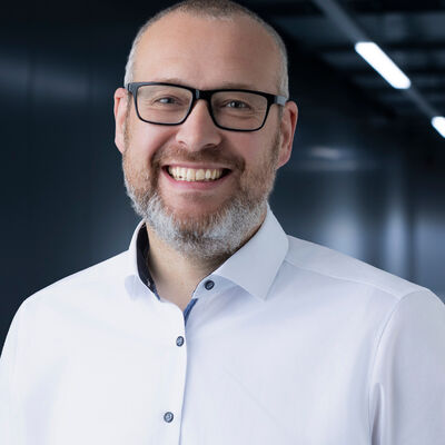 Mitarbeiterbild in Kontaktbox - Sascha Helmkamp